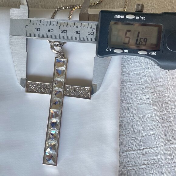 Butler FAC 32" Passion Praise Crystal Silver Necklace - Picture 10 of 11